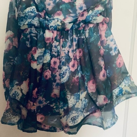 Nordstrom Let Them Eat Cake Open‎ Cold Shoulder Floral Pattern Flowy Romper SZ M - Picture 12 of 16